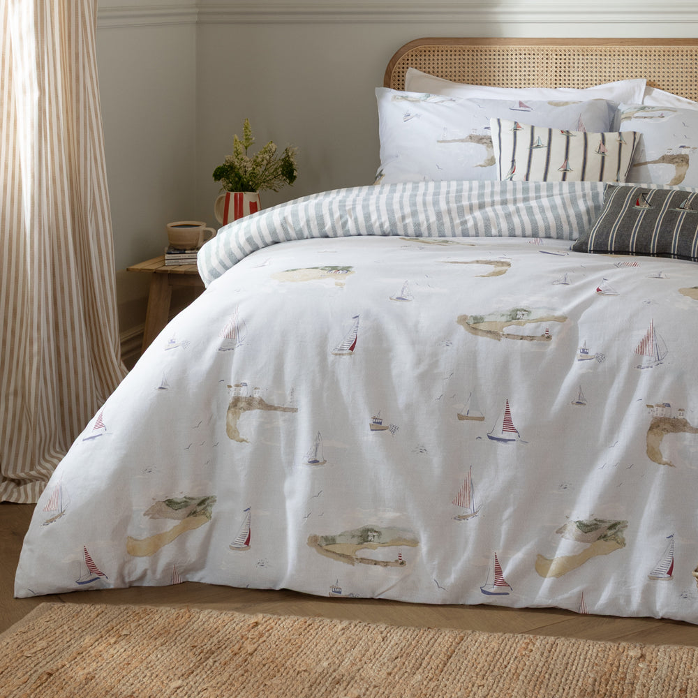 Global Blue Bedding - Abersoch Shore Reversible 100% Cotton Duvet Cover Set Sky Blue Wylder